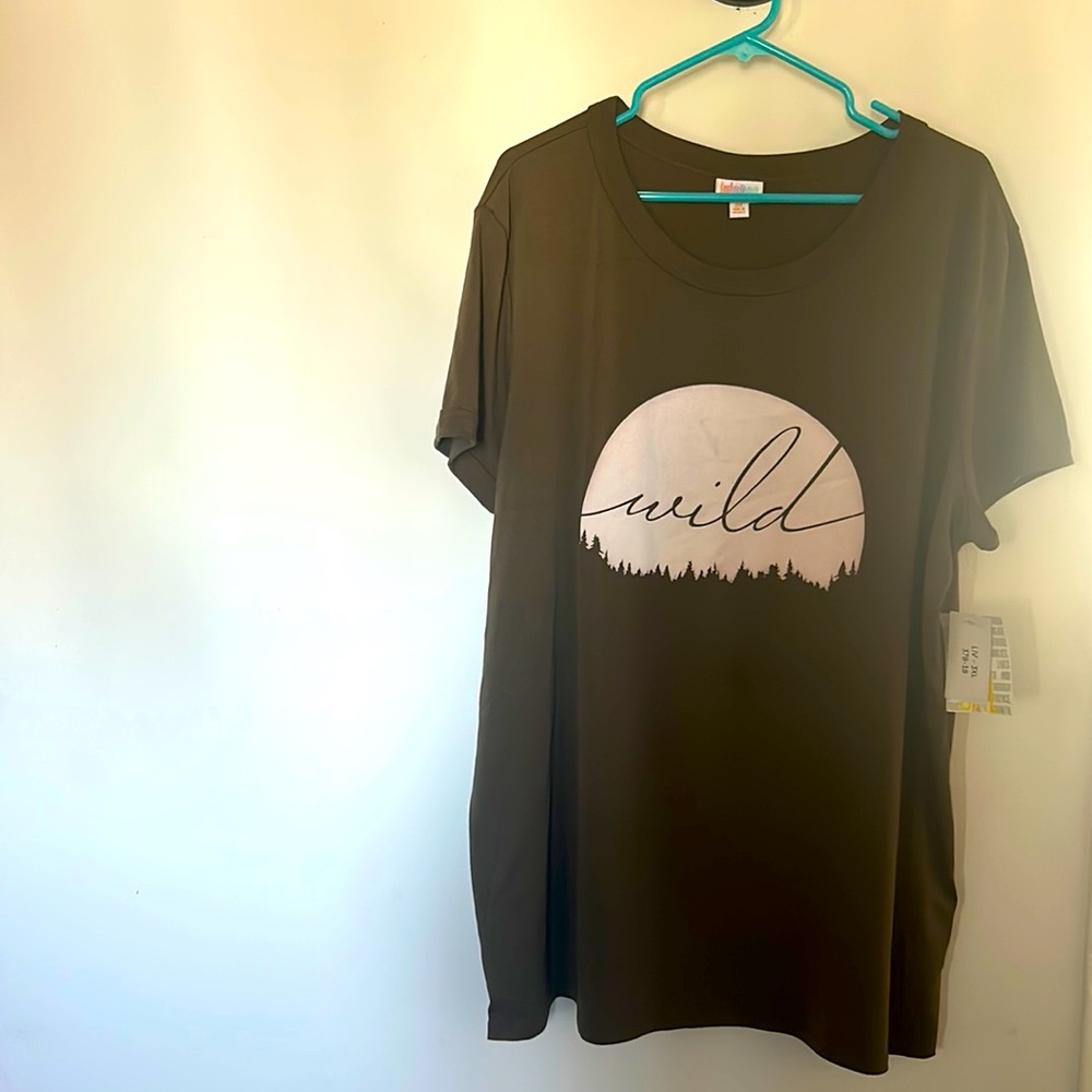 LuLaRoe LIV Wild Tee